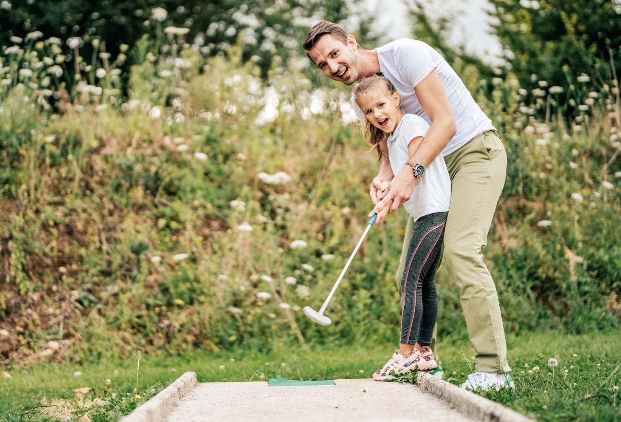 Camping De L'Orangerie De Lanniron Quimper Eksteriør bilde